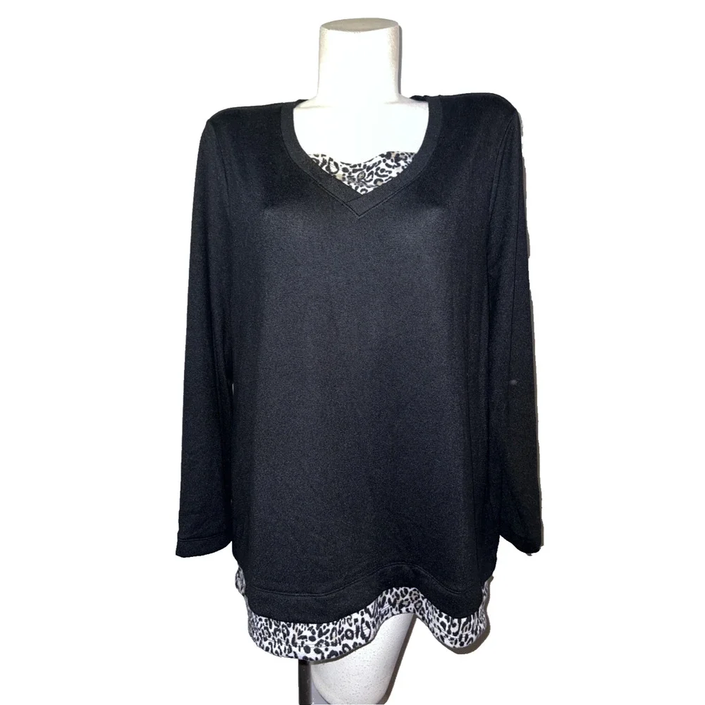 Weekends Chicos Sweater XL (3) Black Lagenlook W/Animal Print Hem LS Knit Top